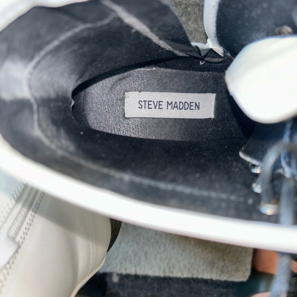 Womans Size 6 Steve Madden Betty White boots - Picture 7 of 8